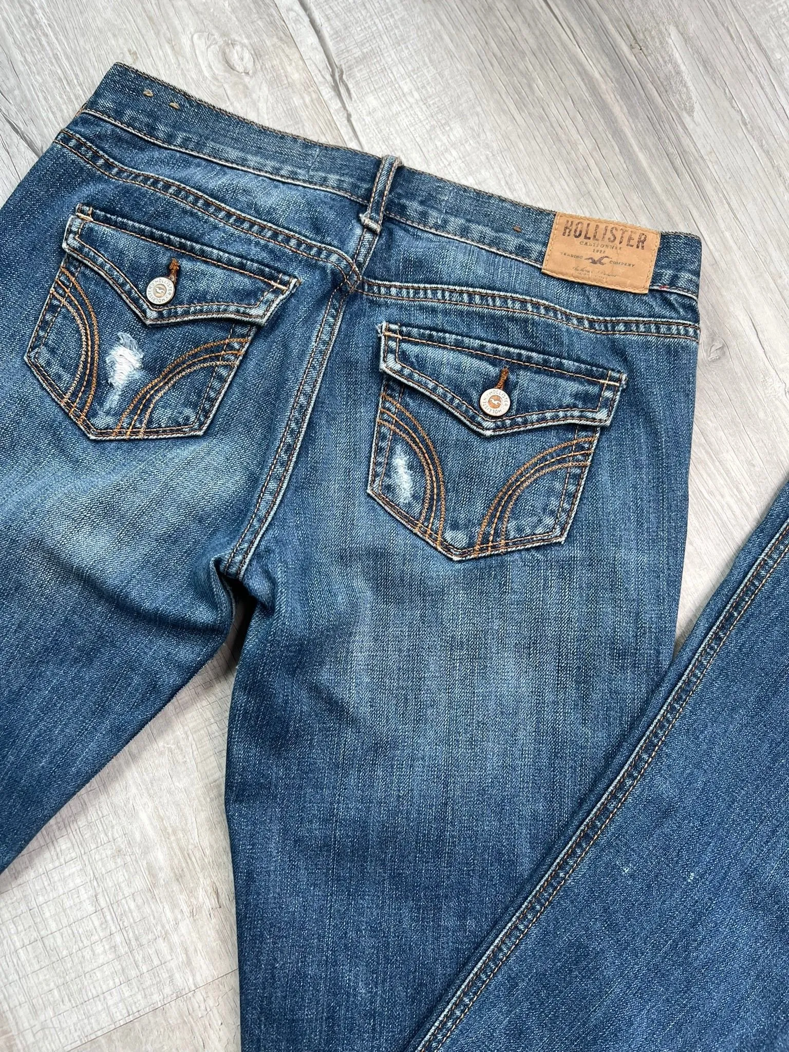 2000s Hollister Low Rise Denim Jeans with Distressed Details