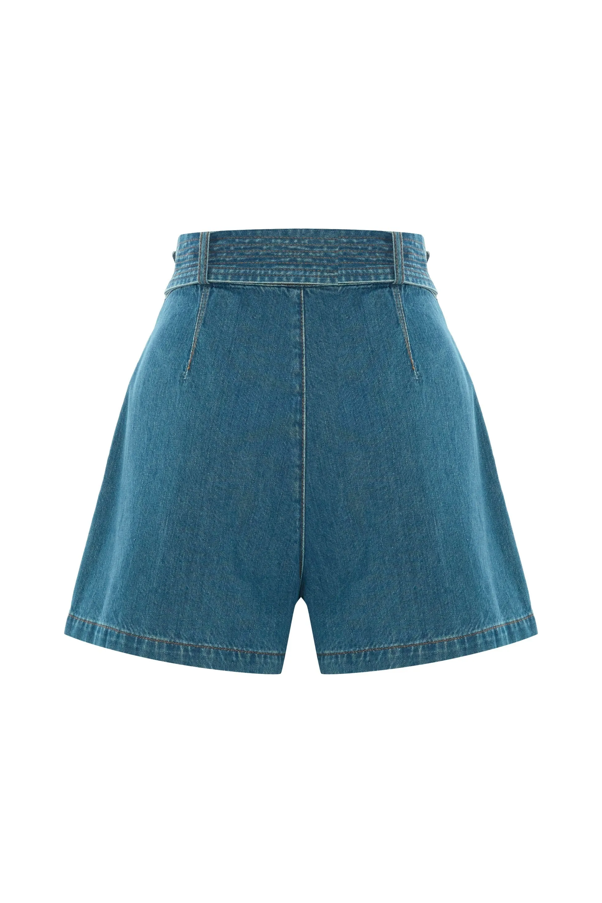 Belted Casual Shorts Model with Jean Appearance