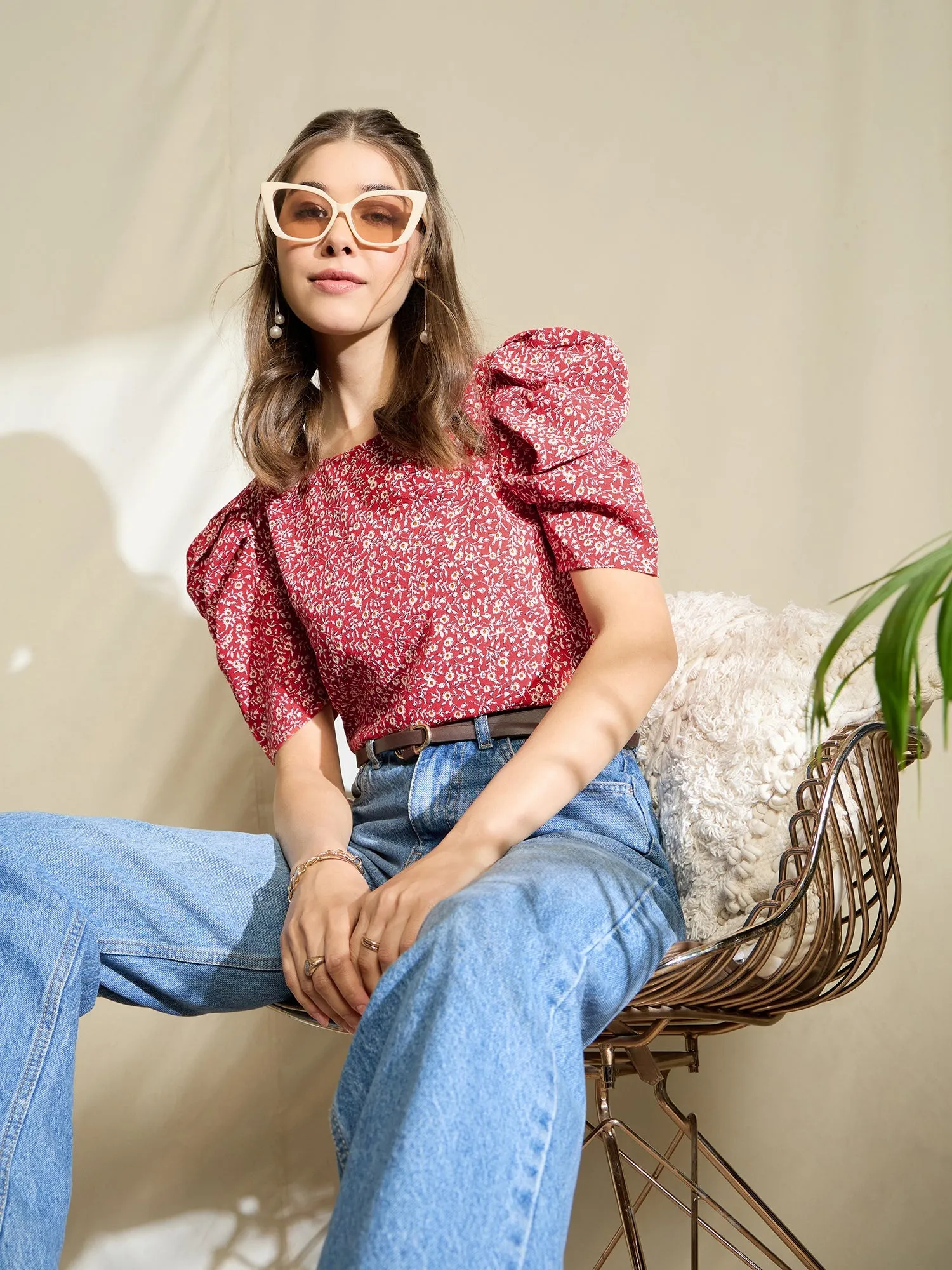 Berrylush Women Red & White Floral Printed Round Neck Puff Sleeves Back Button-Up Keyhole Regular Top