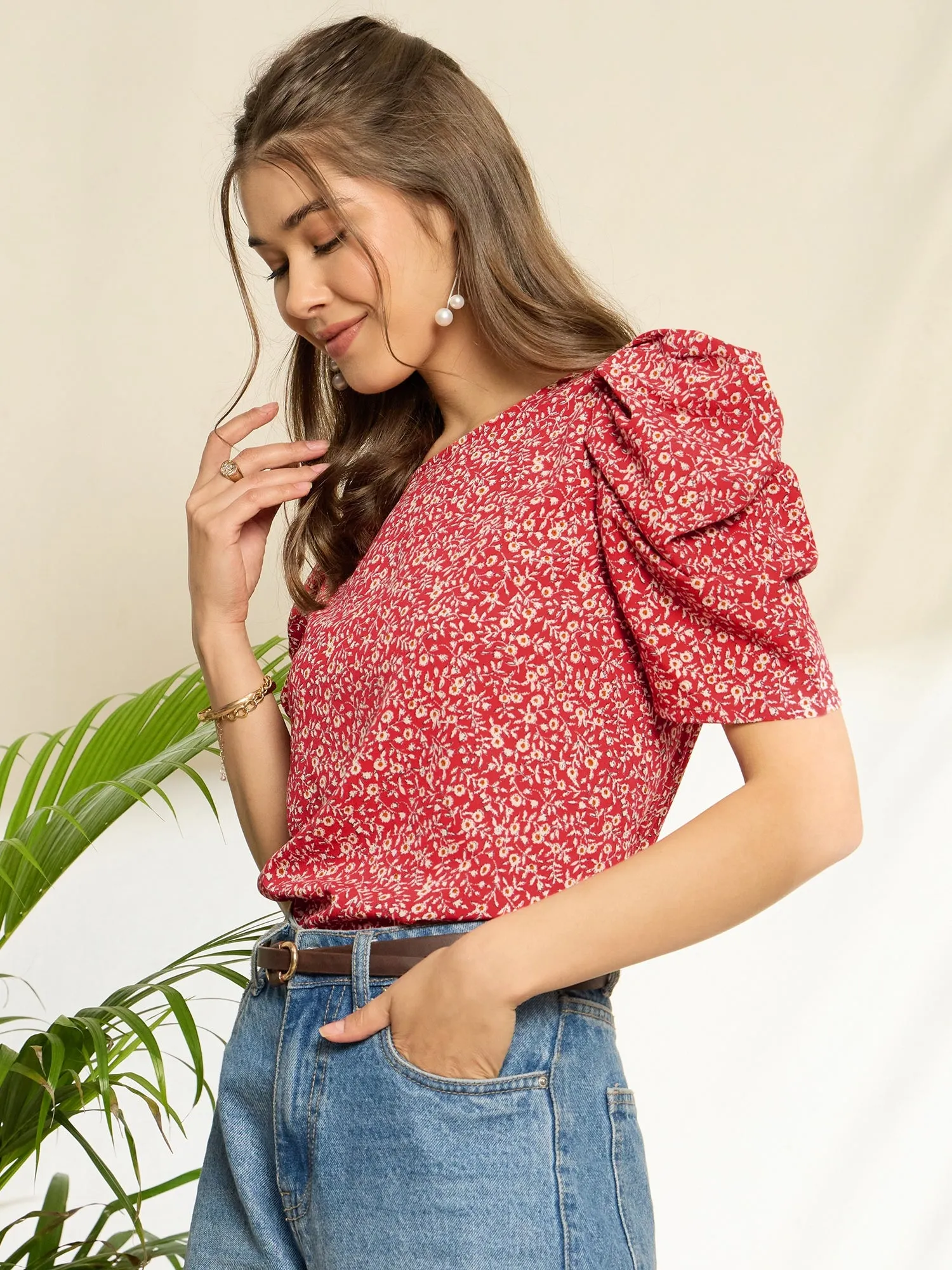 Berrylush Women Red & White Floral Printed Round Neck Puff Sleeves Back Button-Up Keyhole Regular Top