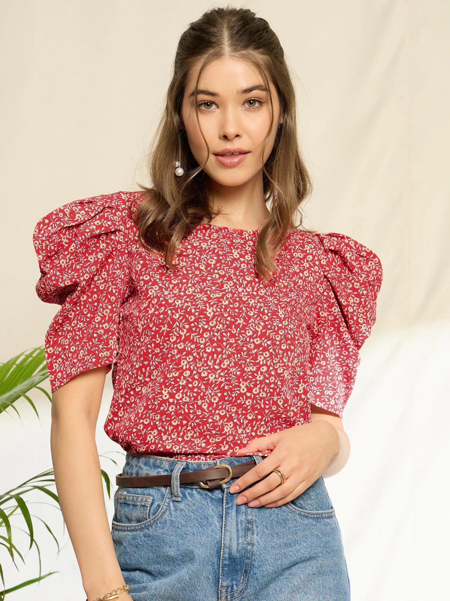 Berrylush Women Red & White Floral Printed Round Neck Puff Sleeves Back Button-Up Keyhole Regular Top