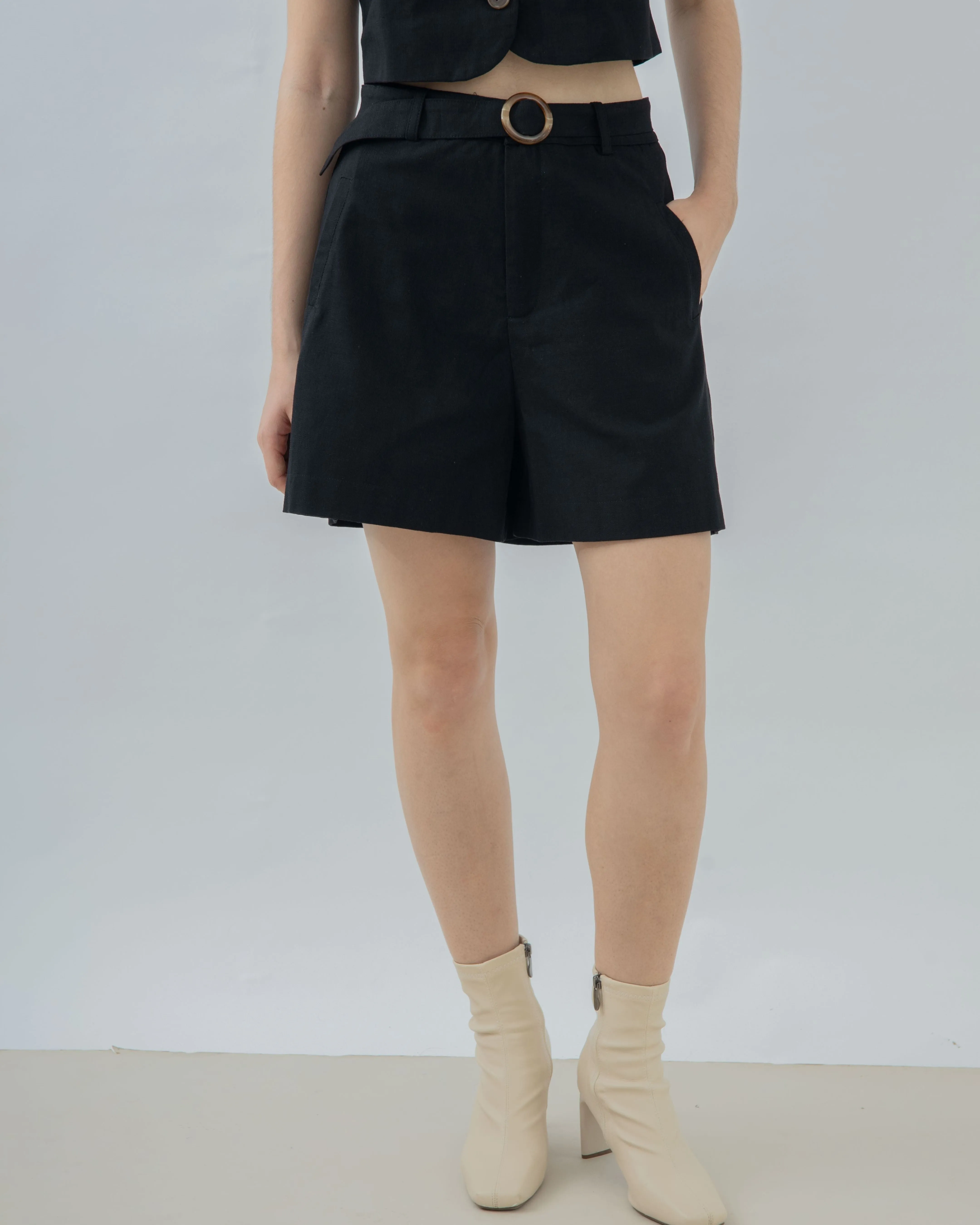 Lino Cotton Belt Shorts (Black)