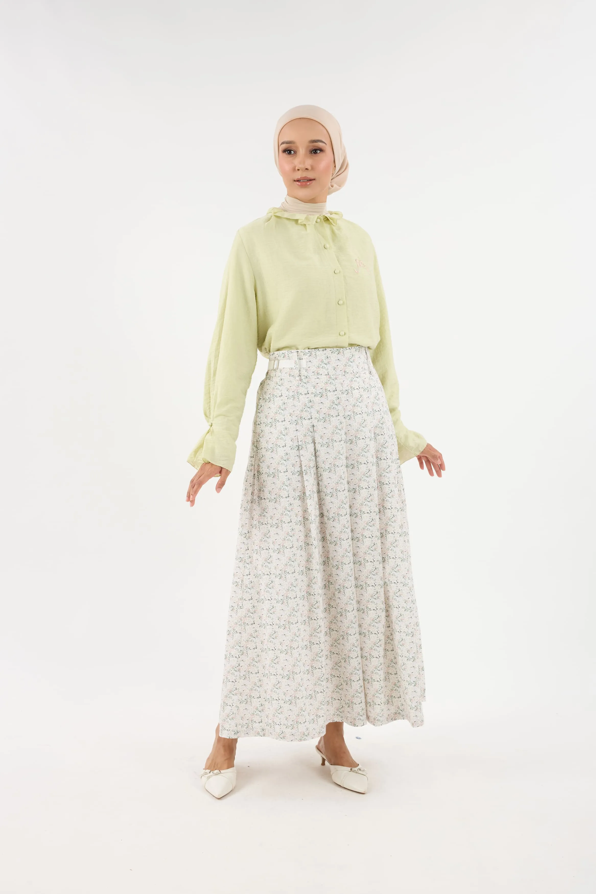 Mekar Off-White Pleated Skirt