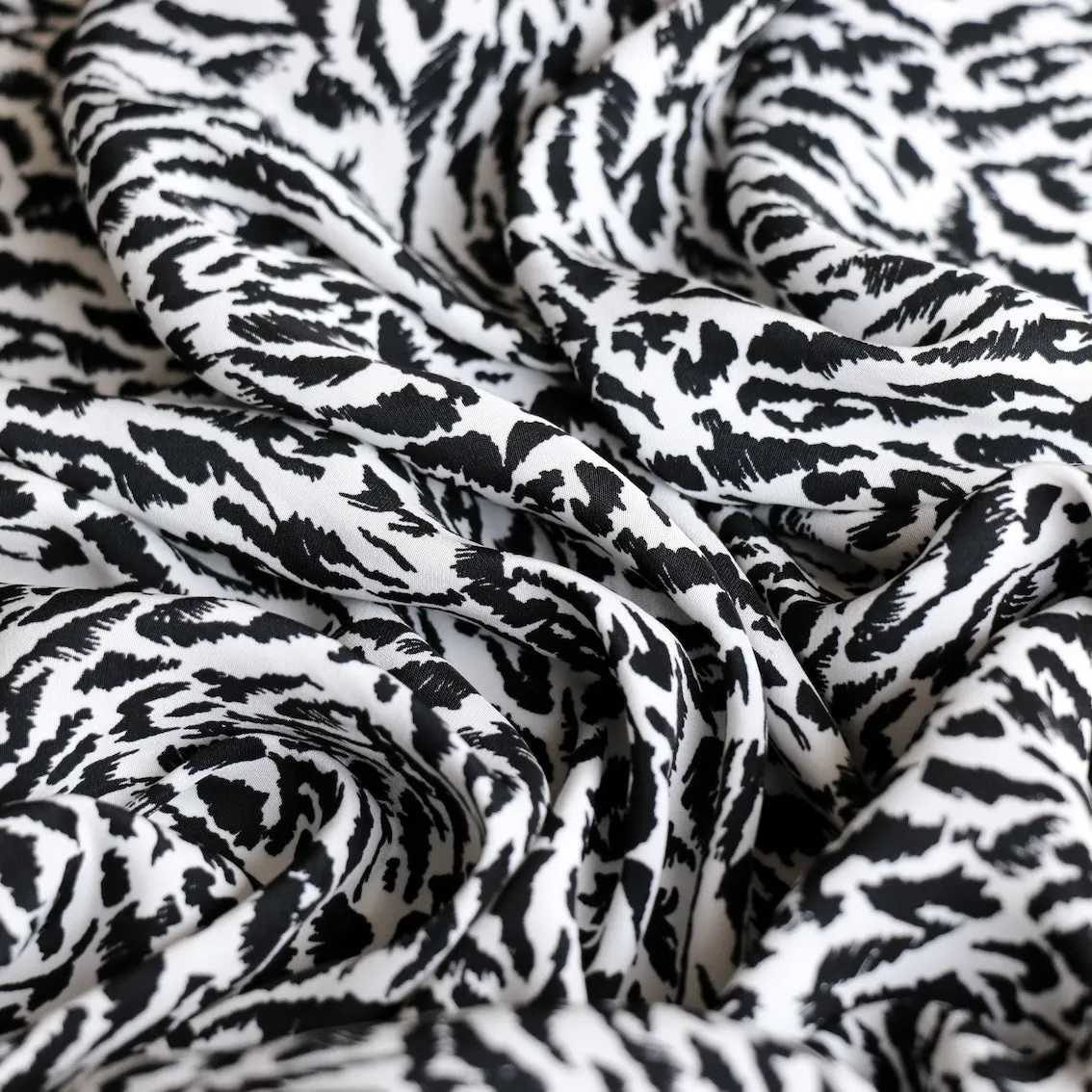 Nowhere Cat Black Technical Polyester