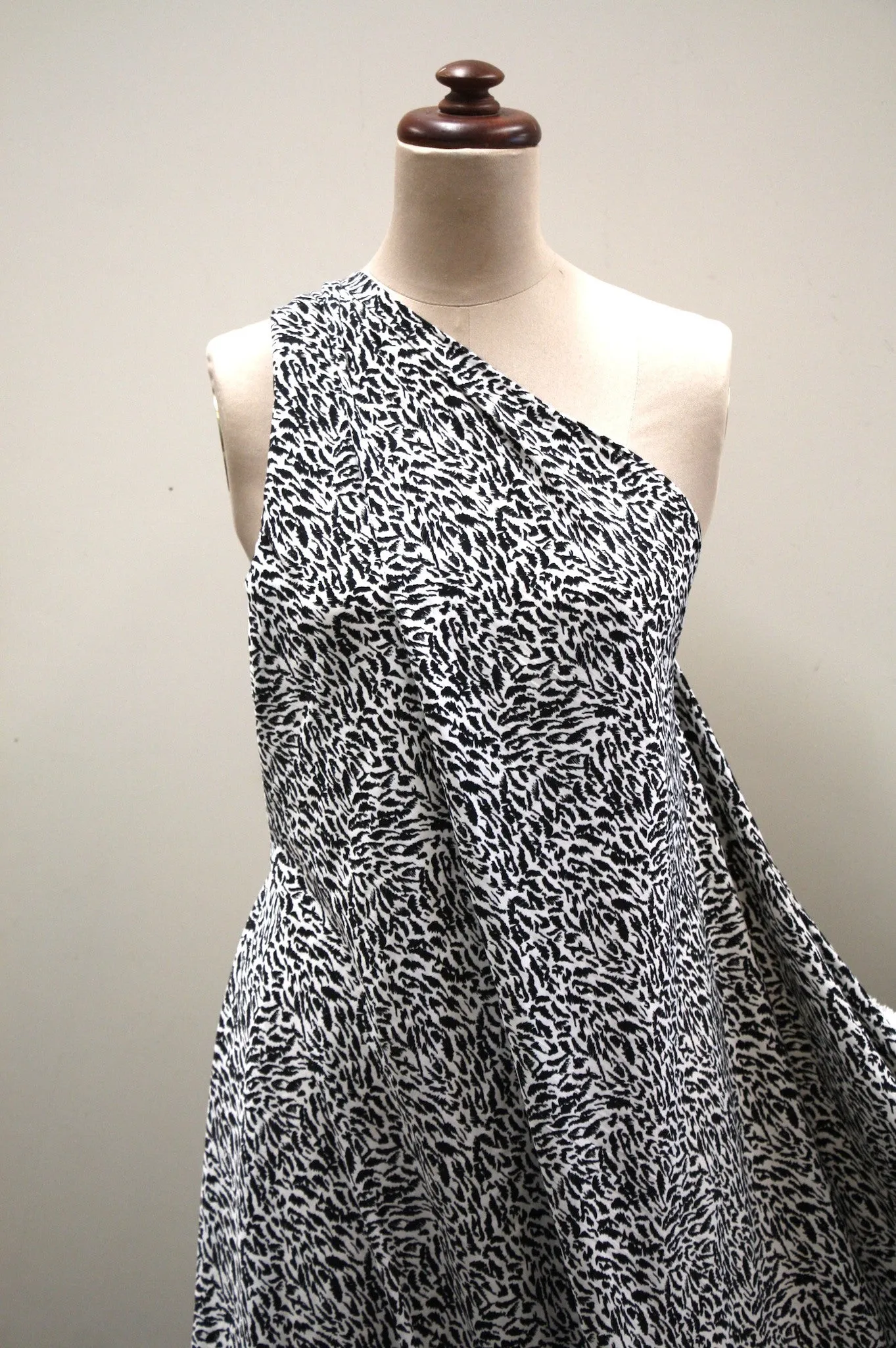 Remnant of Nowhere Cat Black Technical Polyester