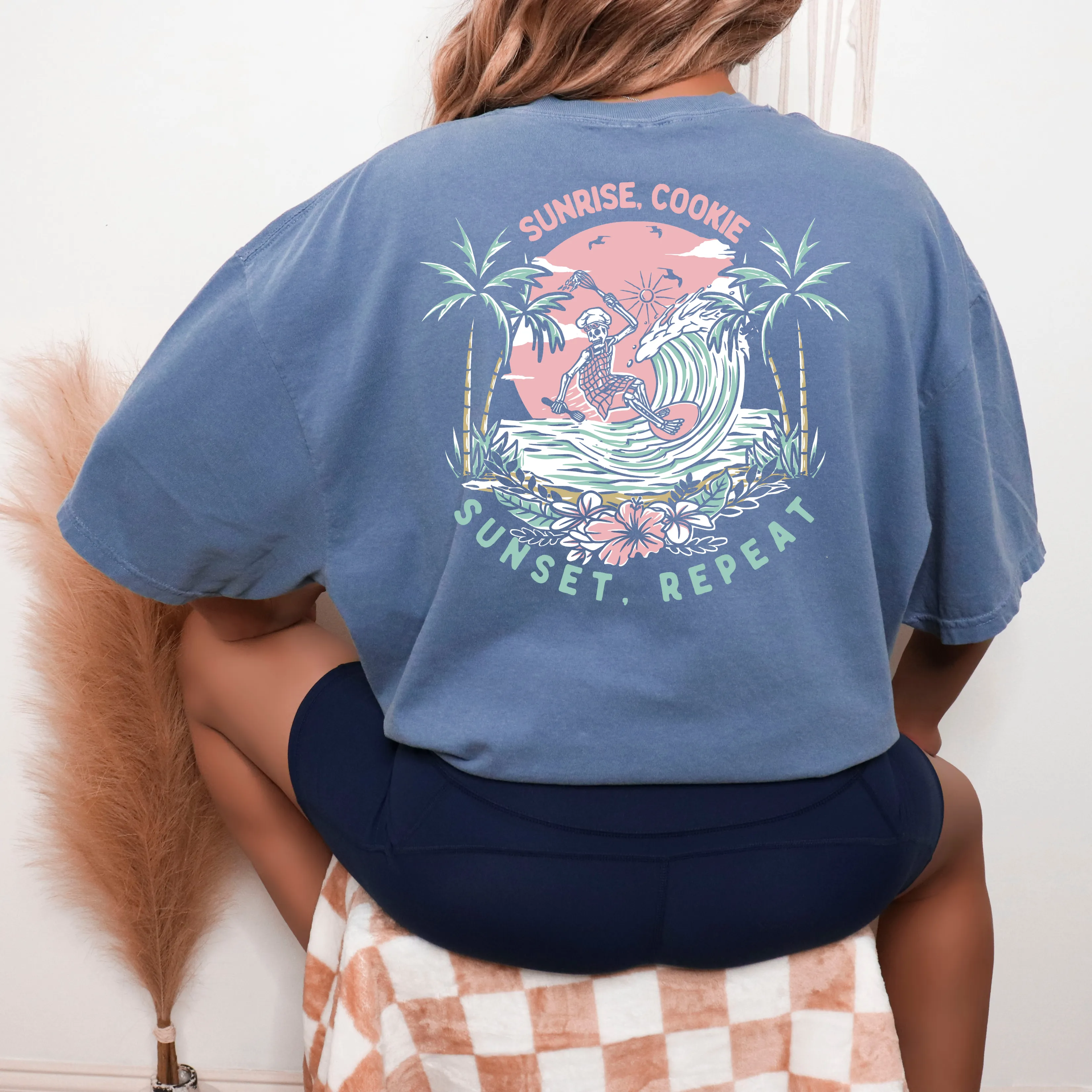 Surf Skelly [pocket & back design] - T-Shirt