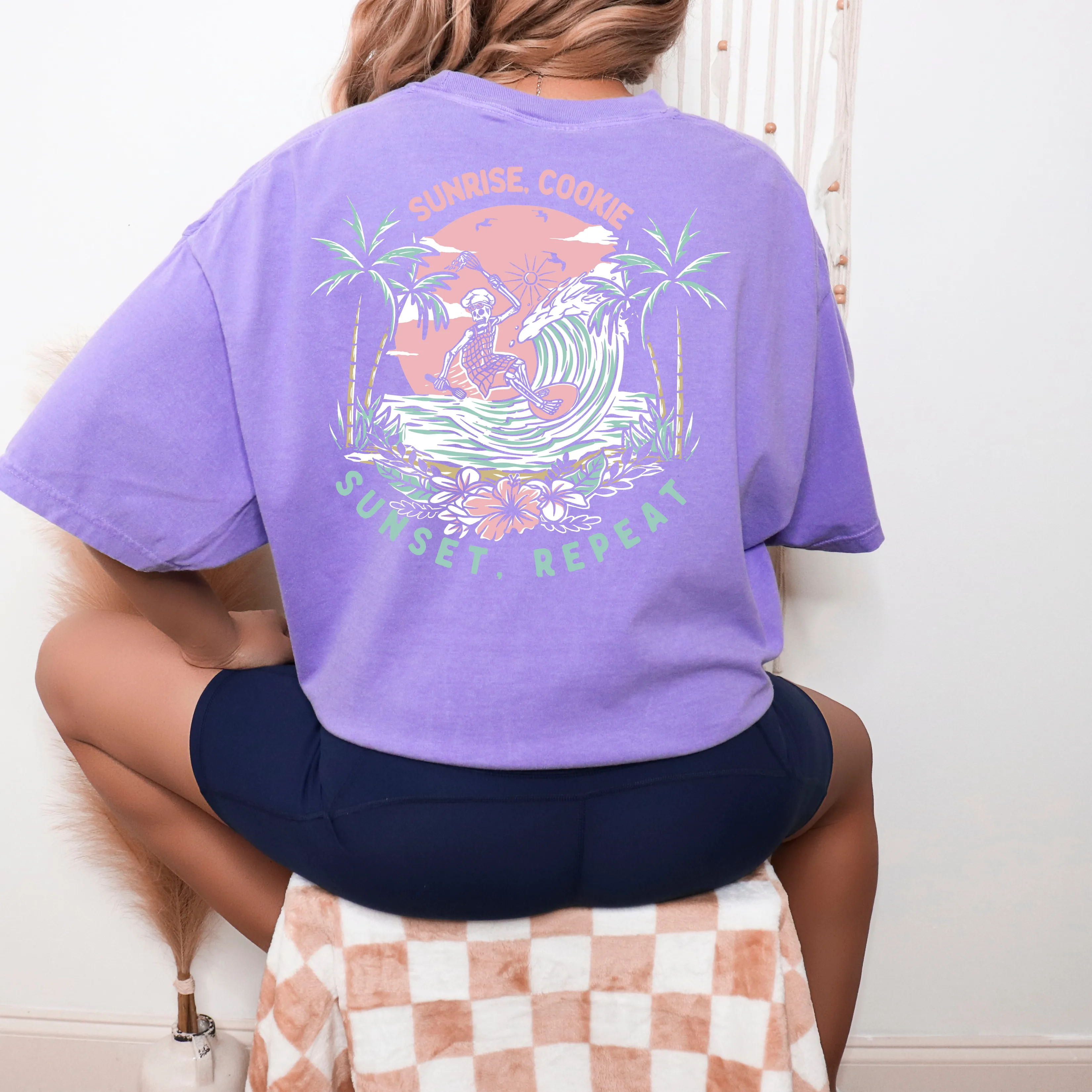 Surf Skelly [pocket & back design] - T-Shirt