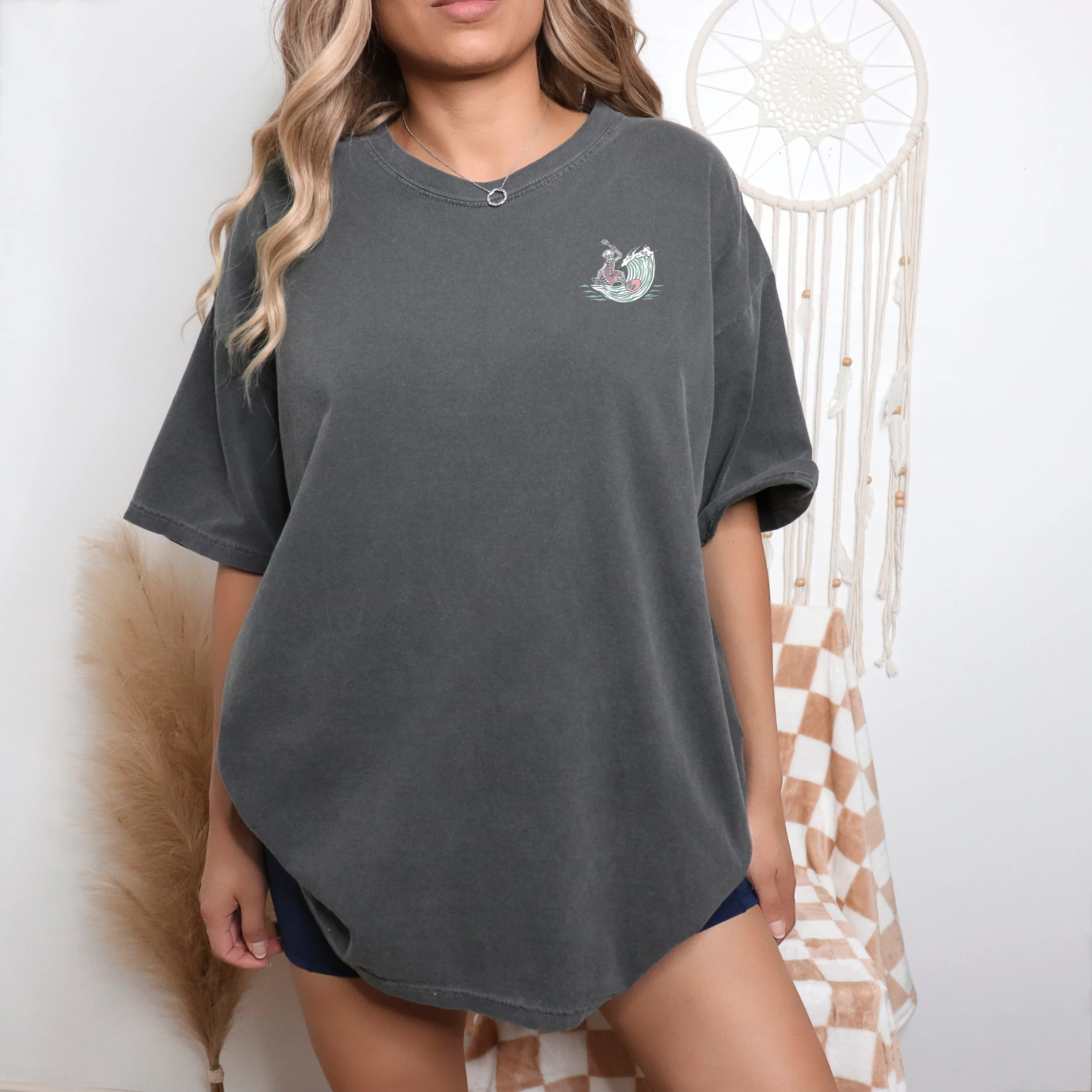 Surf Skelly [pocket & back design] - T-Shirt