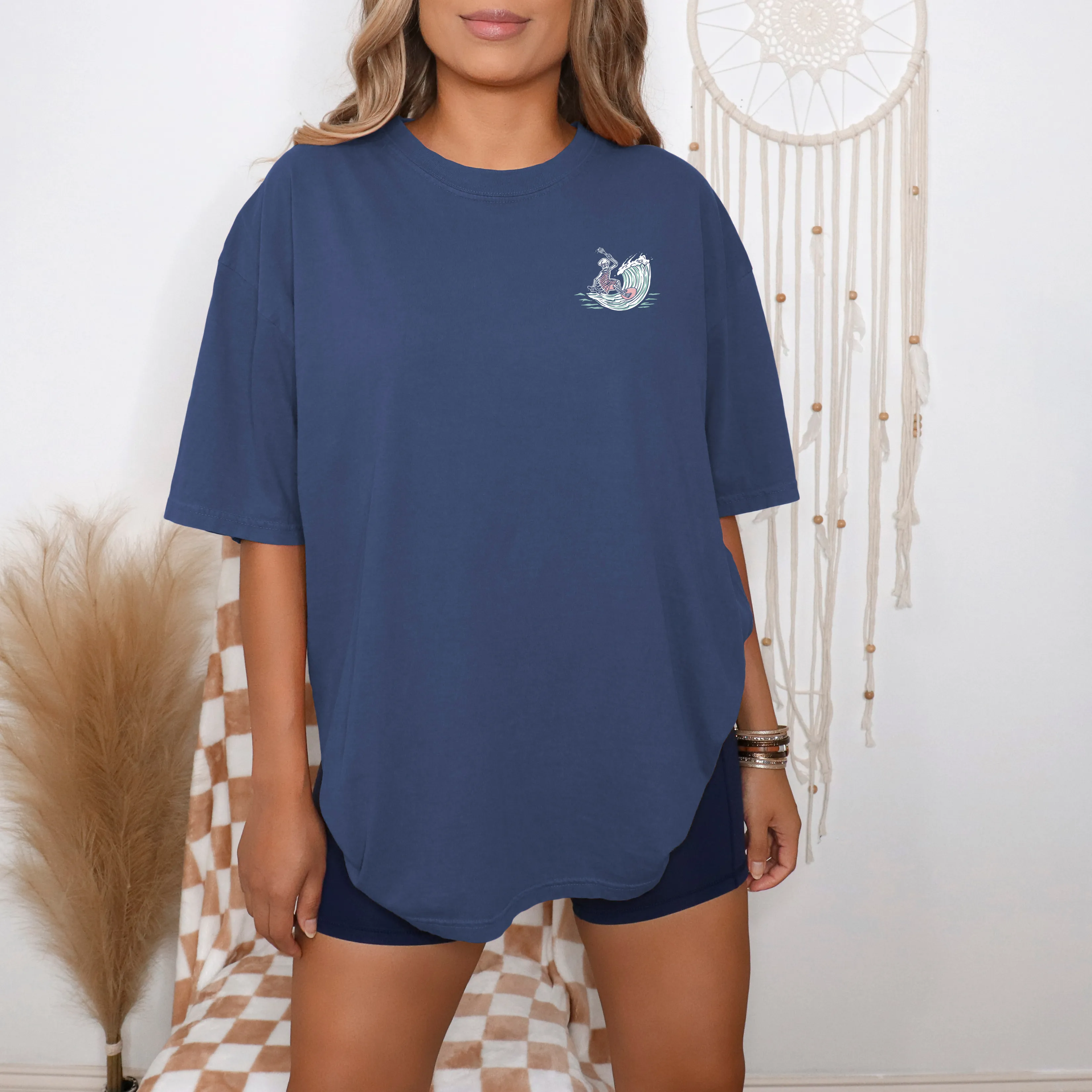 Surf Skelly [pocket & back design] - T-Shirt