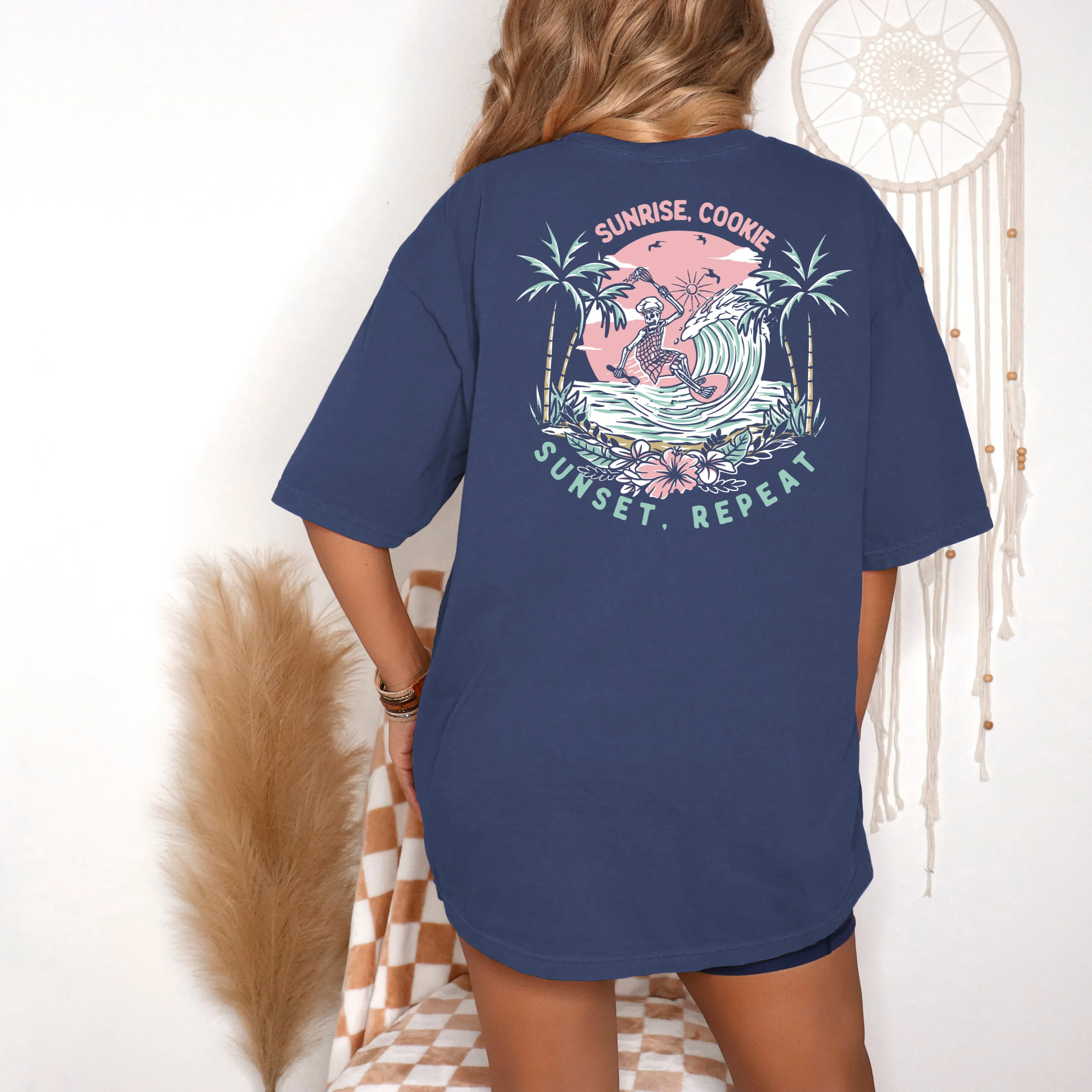 Surf Skelly [pocket & back design] - T-Shirt